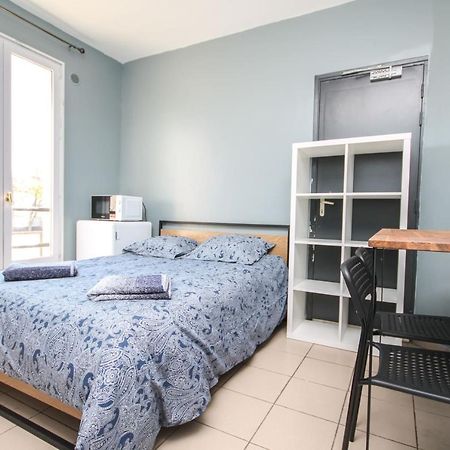 08 - Chambre Proche Paris Et Transports Avec Tv Wifi Saint-Denis  Exterior photo
