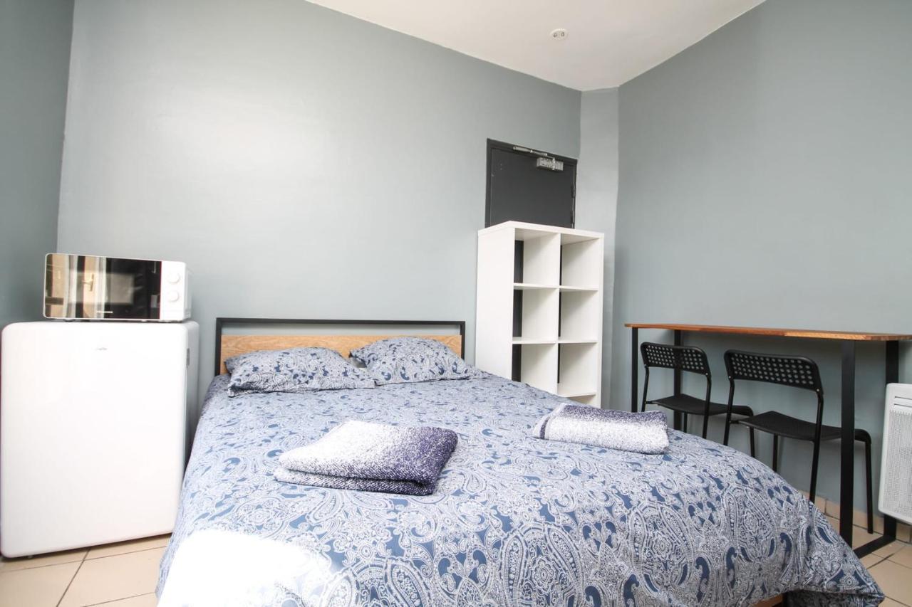 08 - Chambre Proche Paris Et Transports Avec Tv Wifi Saint-Denis  Exterior photo