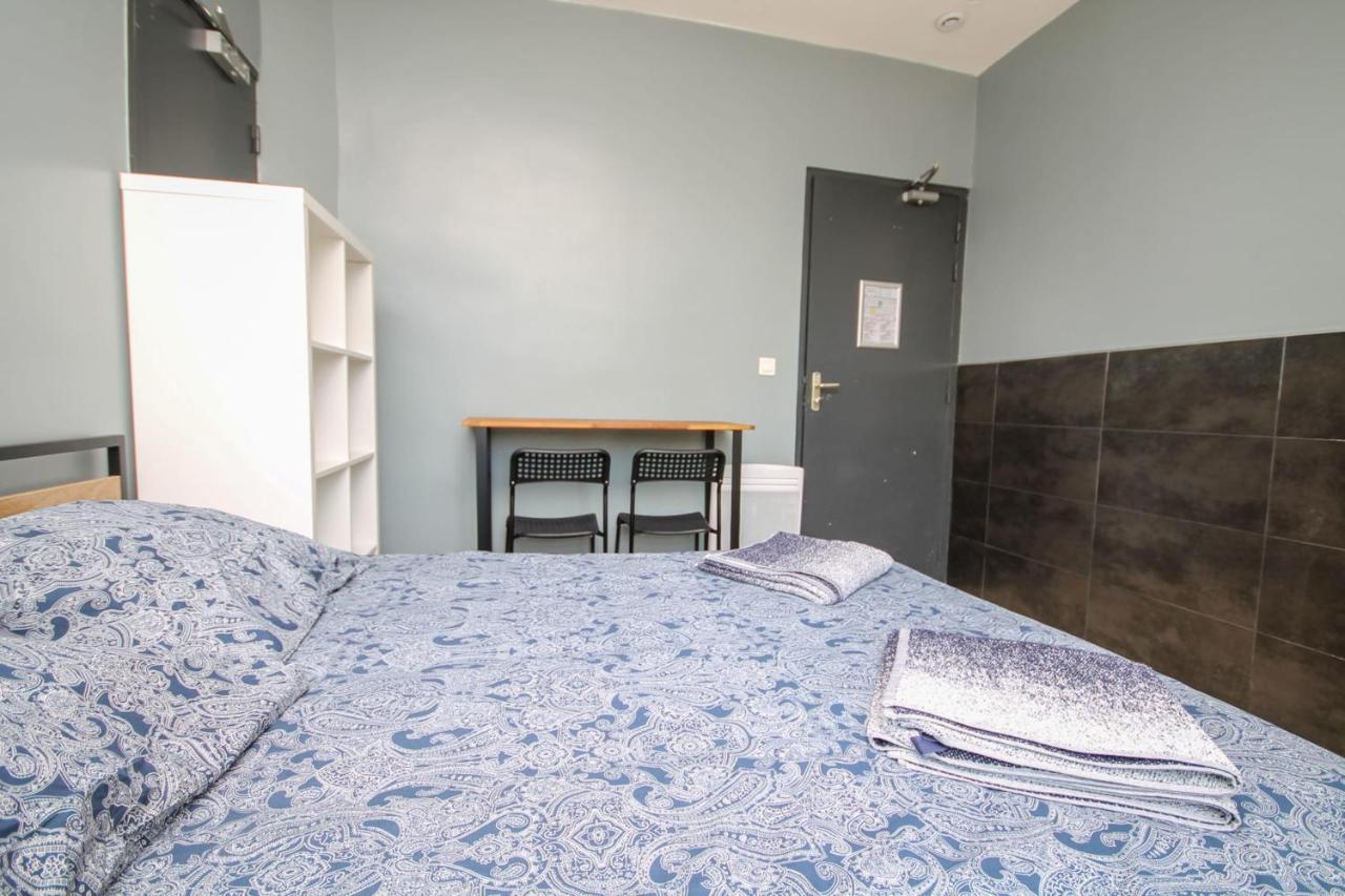08 - Chambre Proche Paris Et Transports Avec Tv Wifi Saint-Denis  Exterior photo